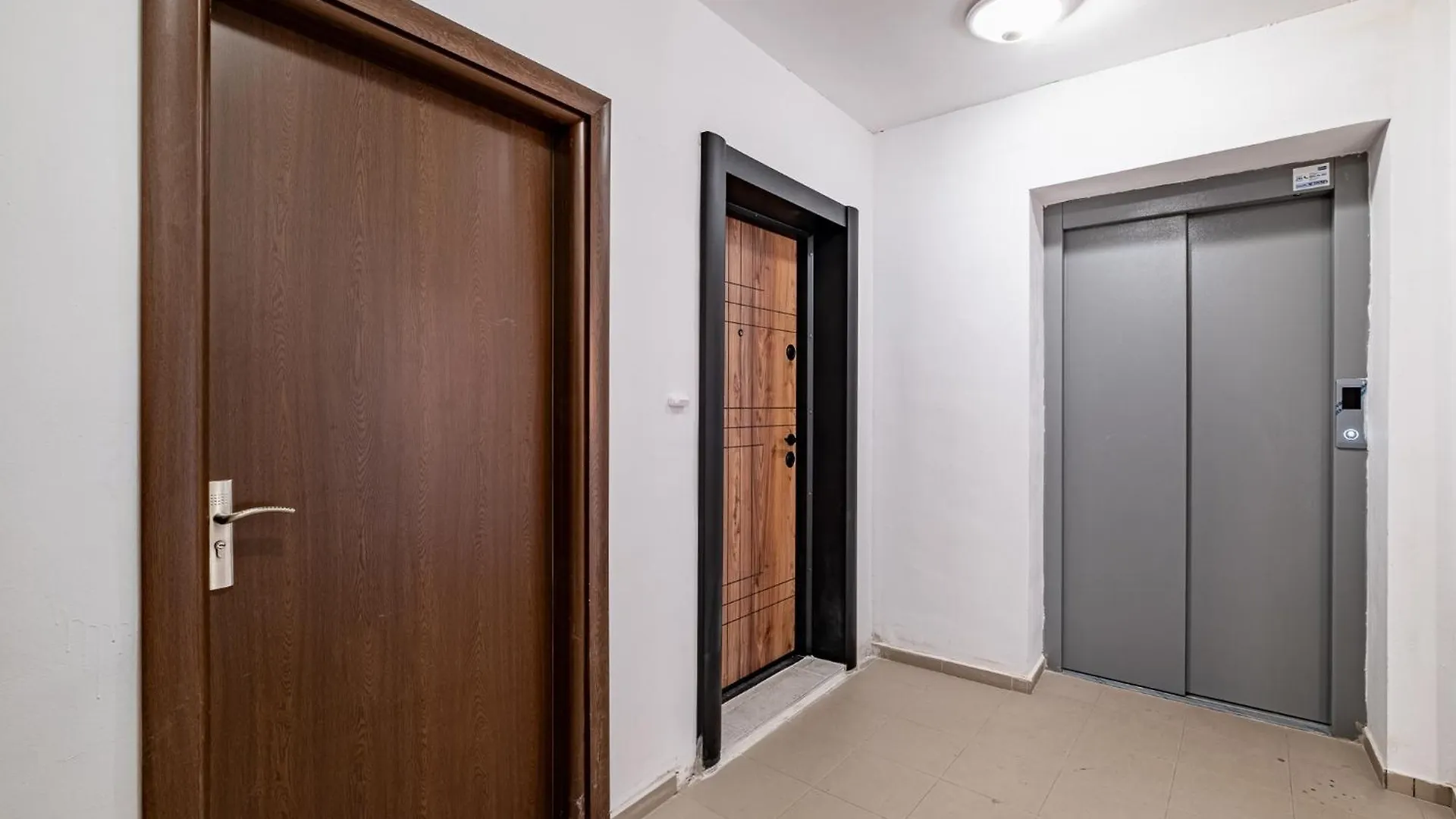 Cozy Central Apartment Varna & Parking