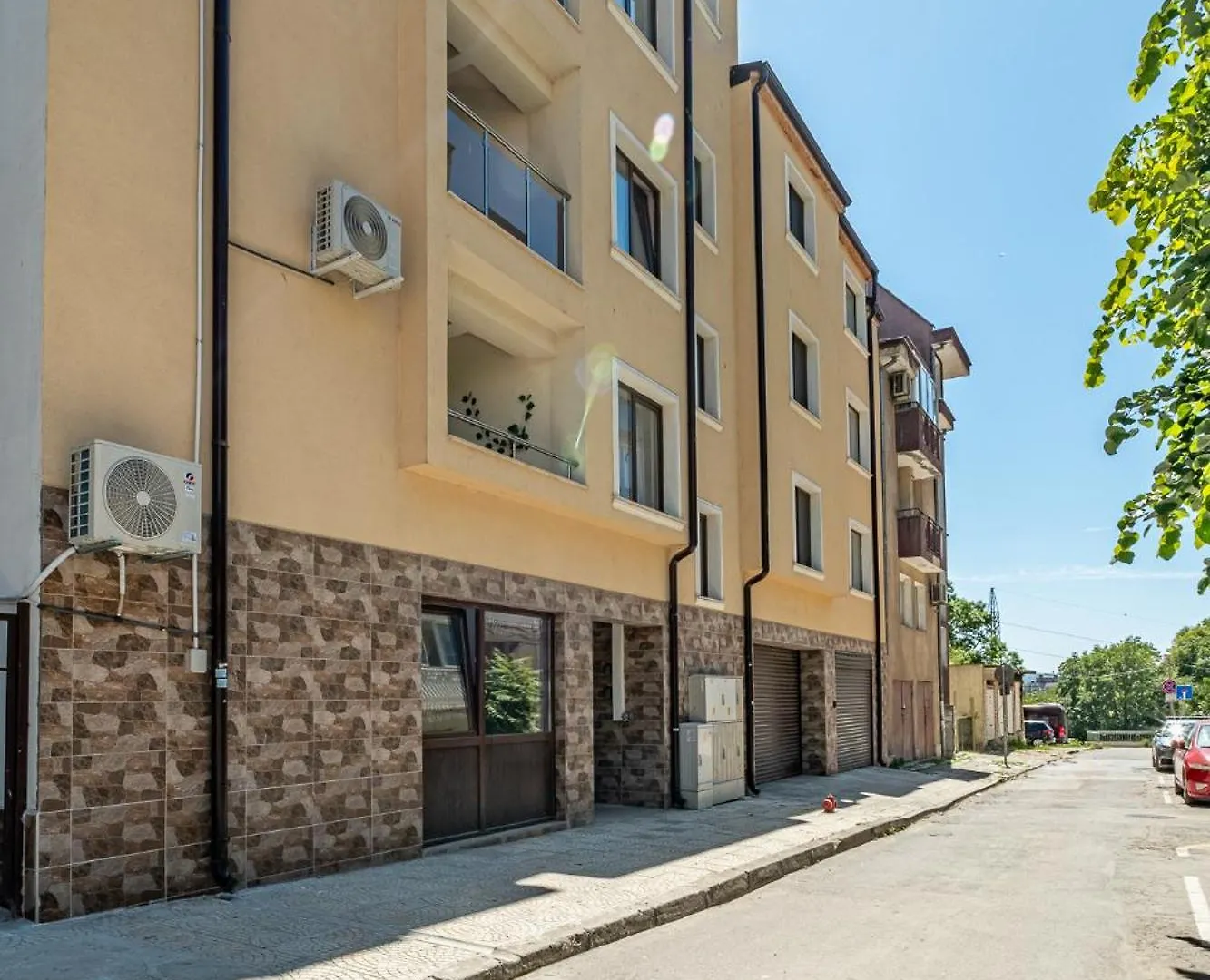 Cozy Central Apartment Varna & Parking