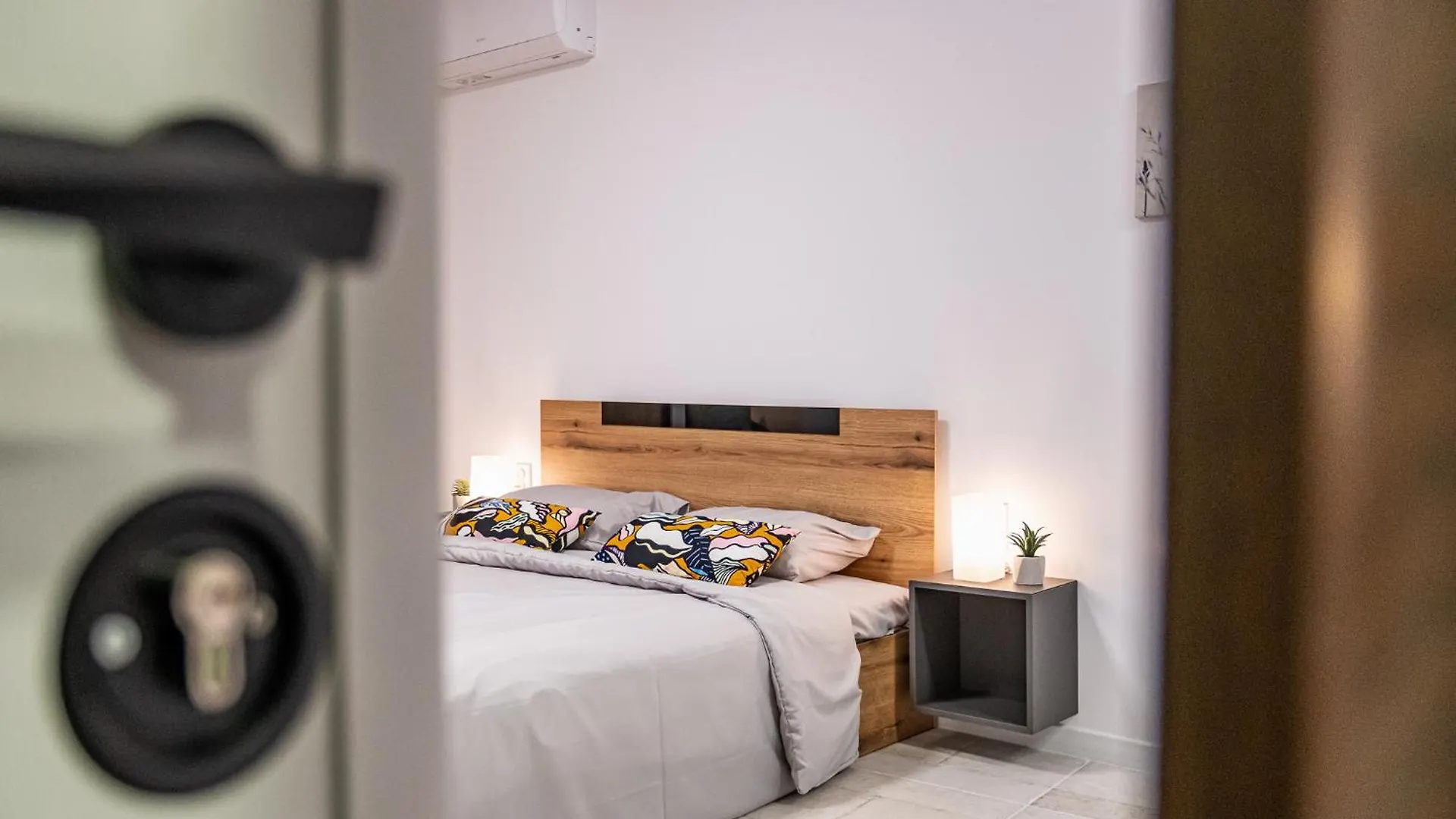 Cozy Central Apartment Varna & Parking