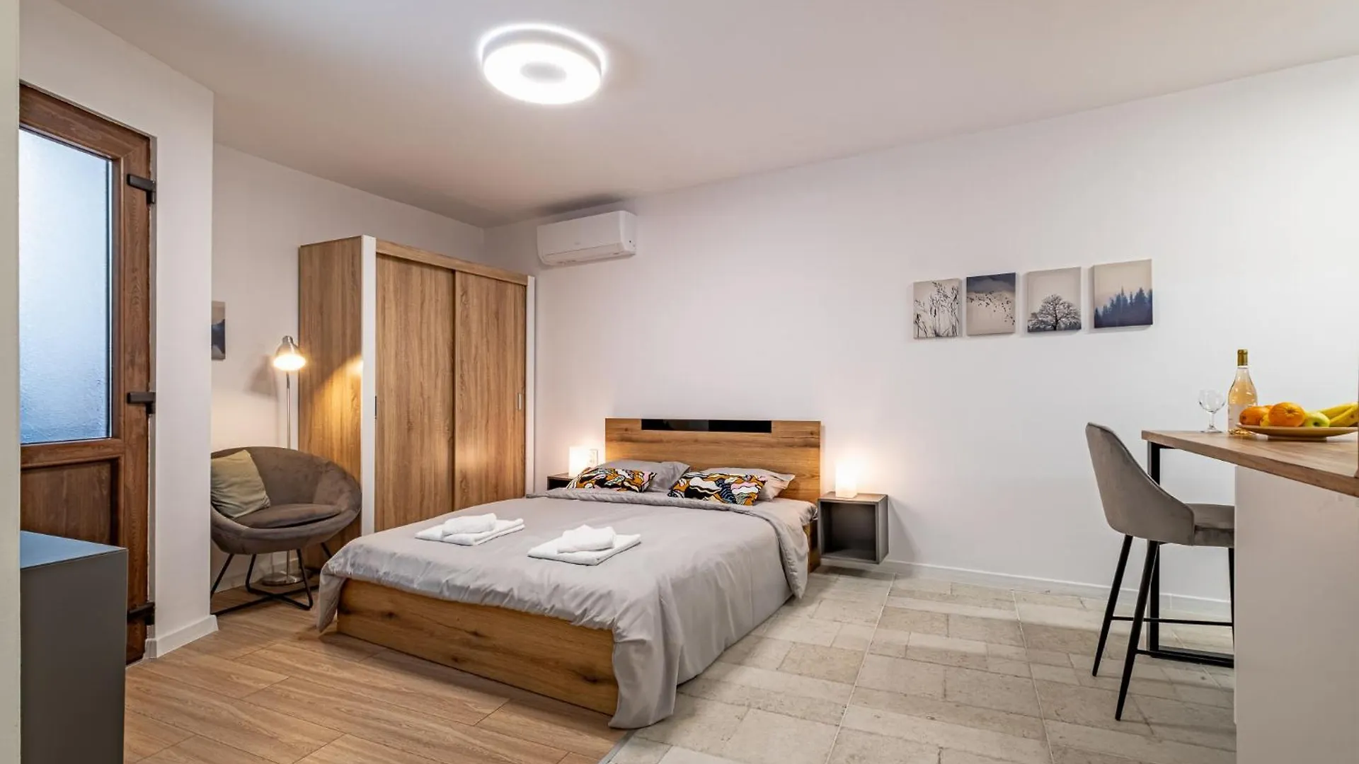 Cozy Central Apartment Varna & Parking
