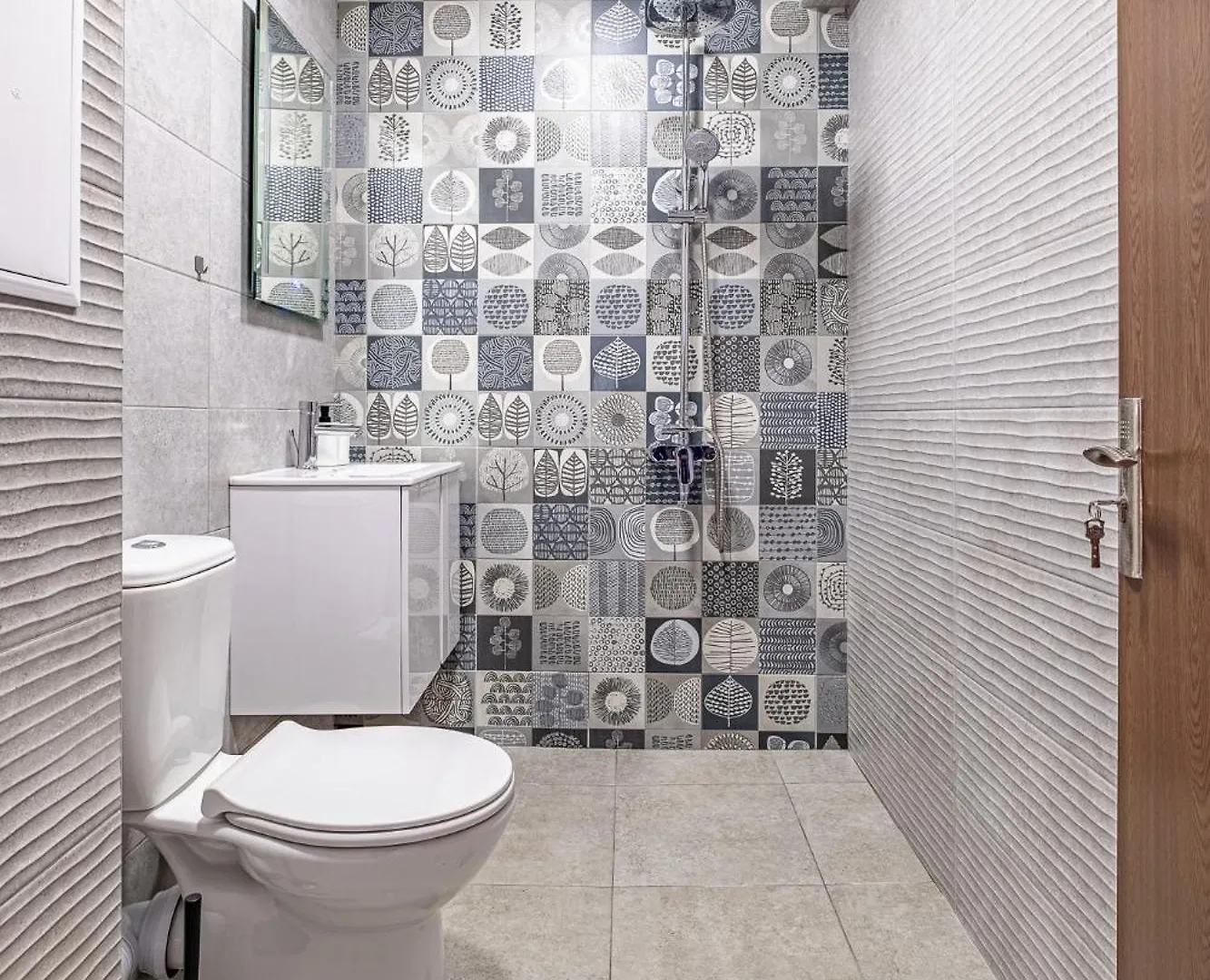Cozy Central Apartment Varna & Parking 0*,