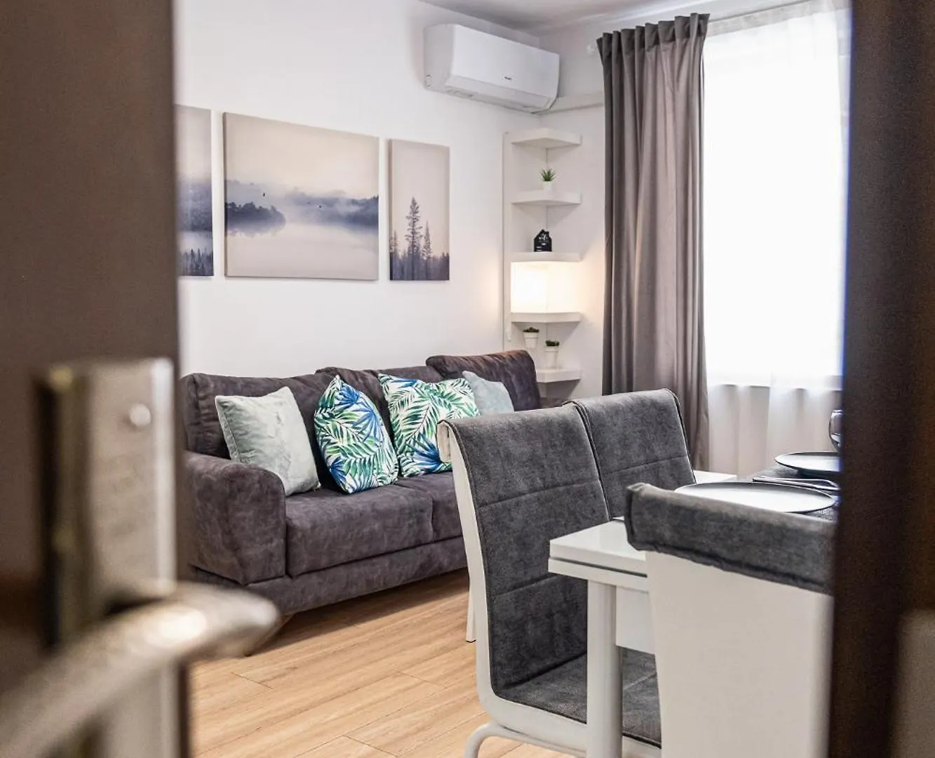 Cozy Central Apartment Varna & Parking