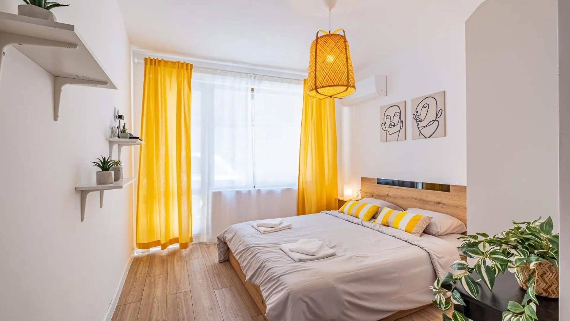 Cozy Central Apartment Varna & Parking Bulgaria