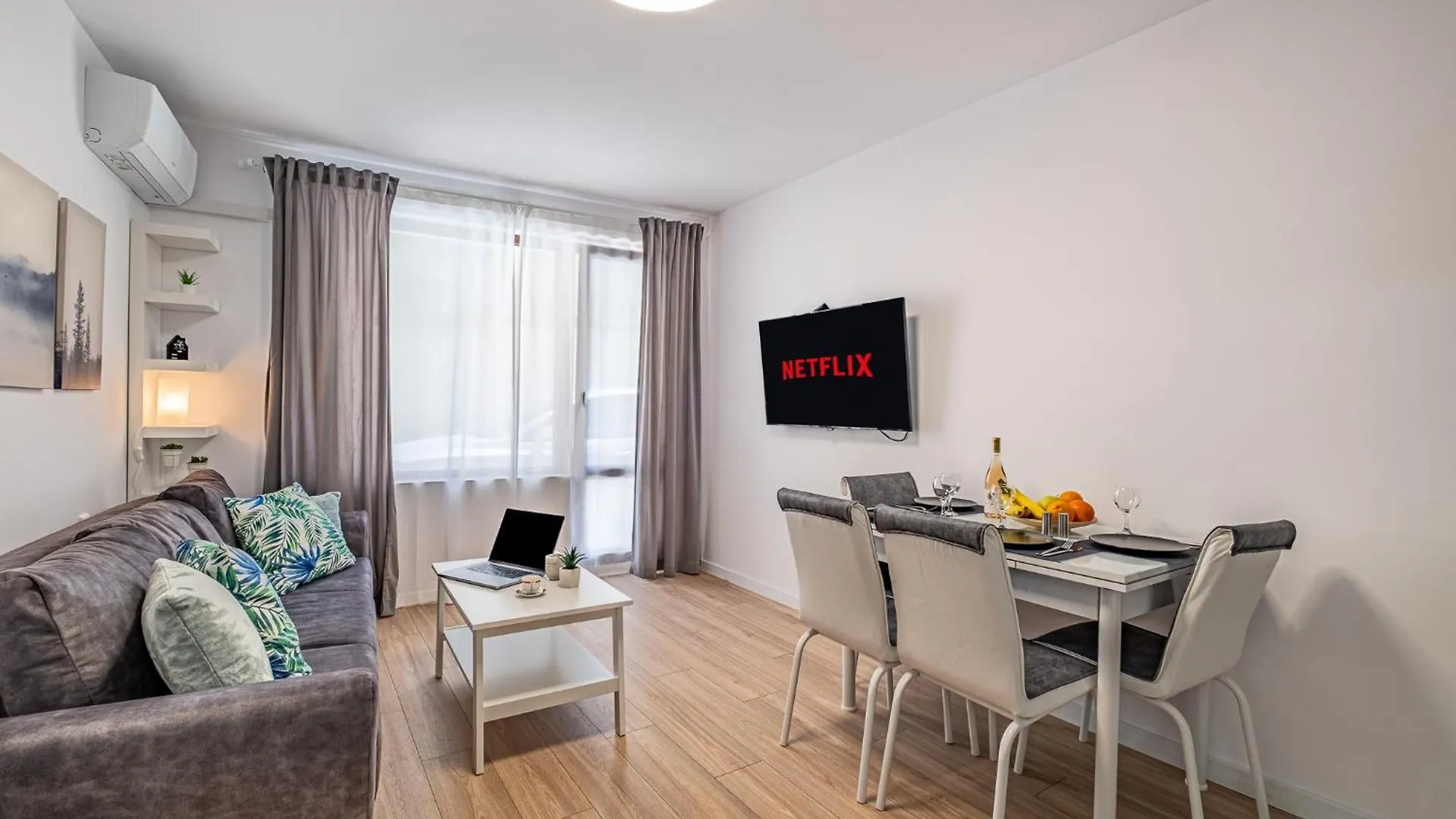 Cozy Central Apartment Varna & Parking