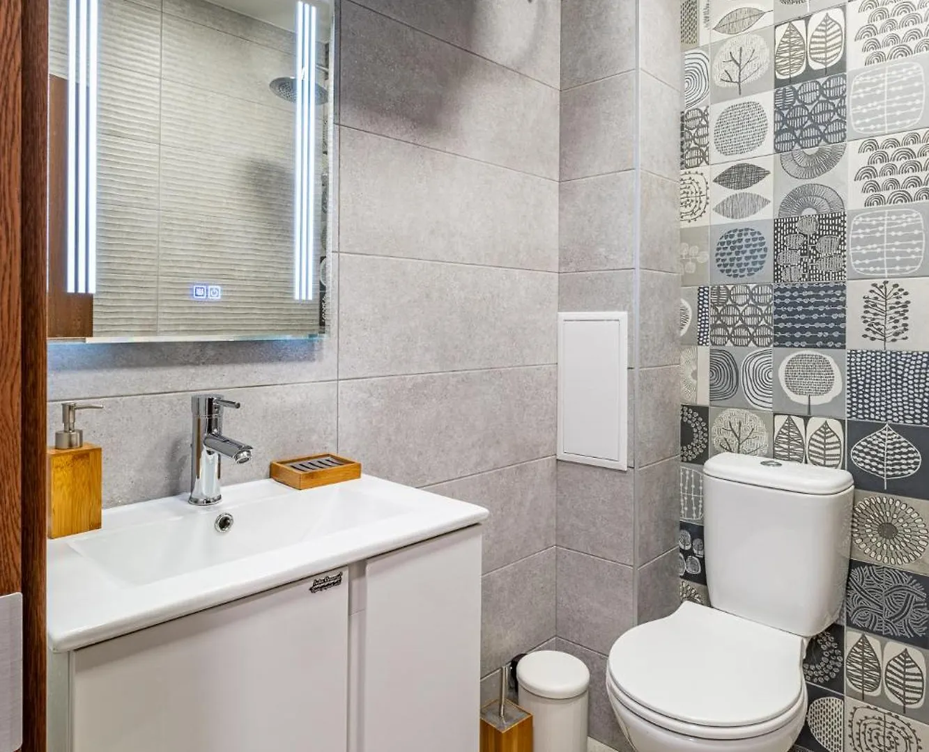 Cozy Central Apartment Varna & Parking