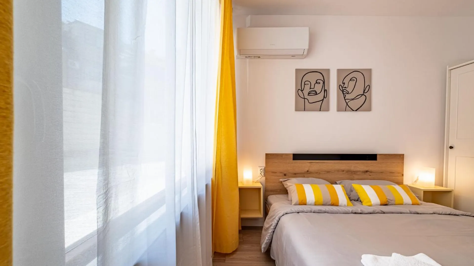 Cozy Central Apartment Varna & Parking